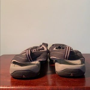 nevados Shoes - Well loved nevados closed toed sandals nevados Shoes - Well loved nevados closed toed sandals
